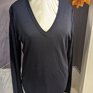 Gap v-neck t-shirt
